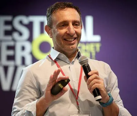 Enzo Favoino speaking at an event