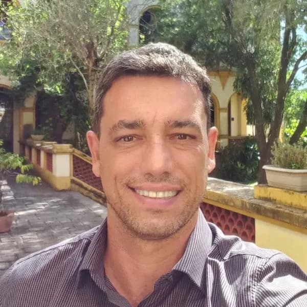 Caio de Teves Inácio